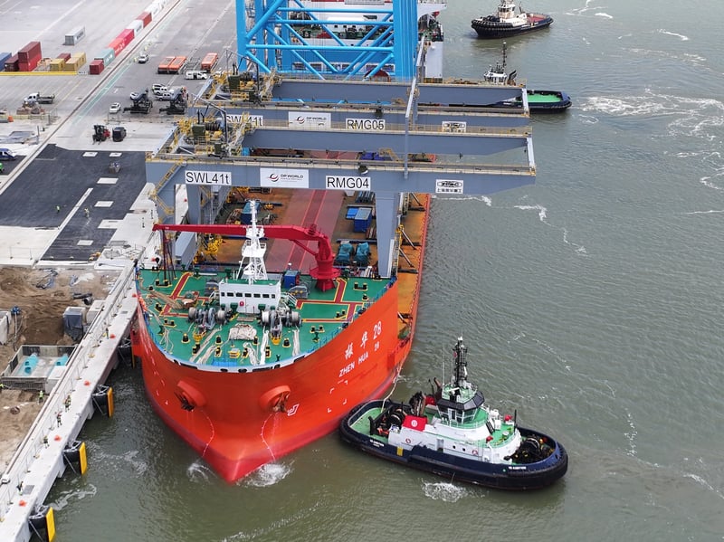 RMG cranes arrive at DP World London Gateway