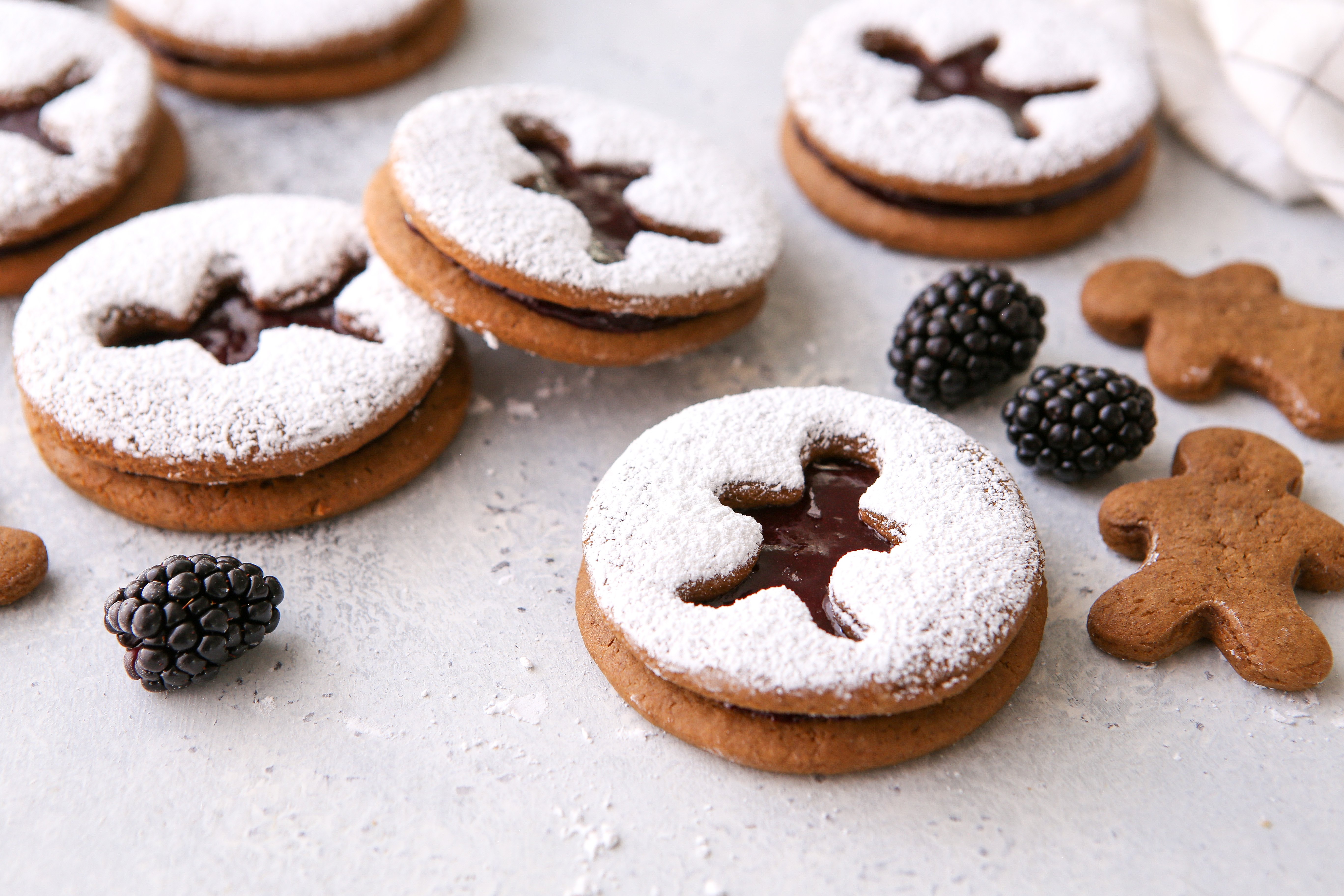 Blackberry Gingerbread Cookies | Driscoll's