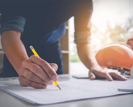 Contractor-making-plans