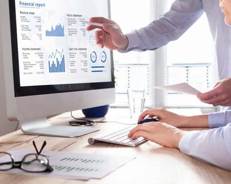 Consulting auditors auditing financial report