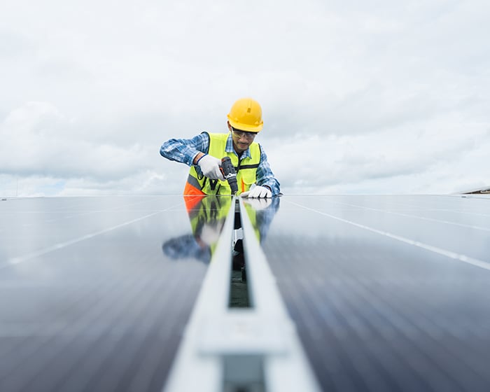Energetic solar technician