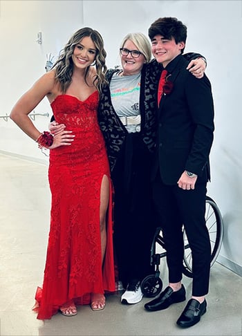 Anne Thomas with a with daughter posing