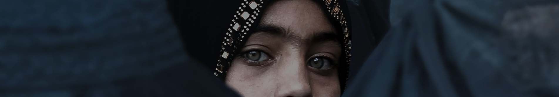 Afghanistan girl sad eyes