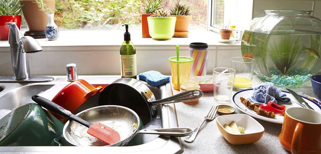sink full of dishes