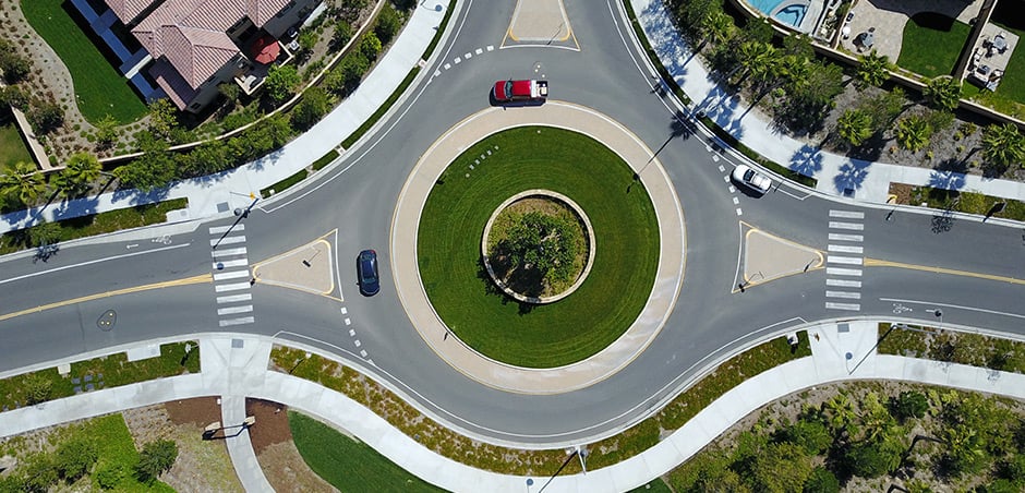 overhead look of a roundabout