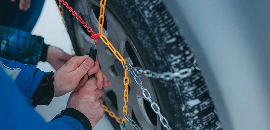 Installing tire chains
