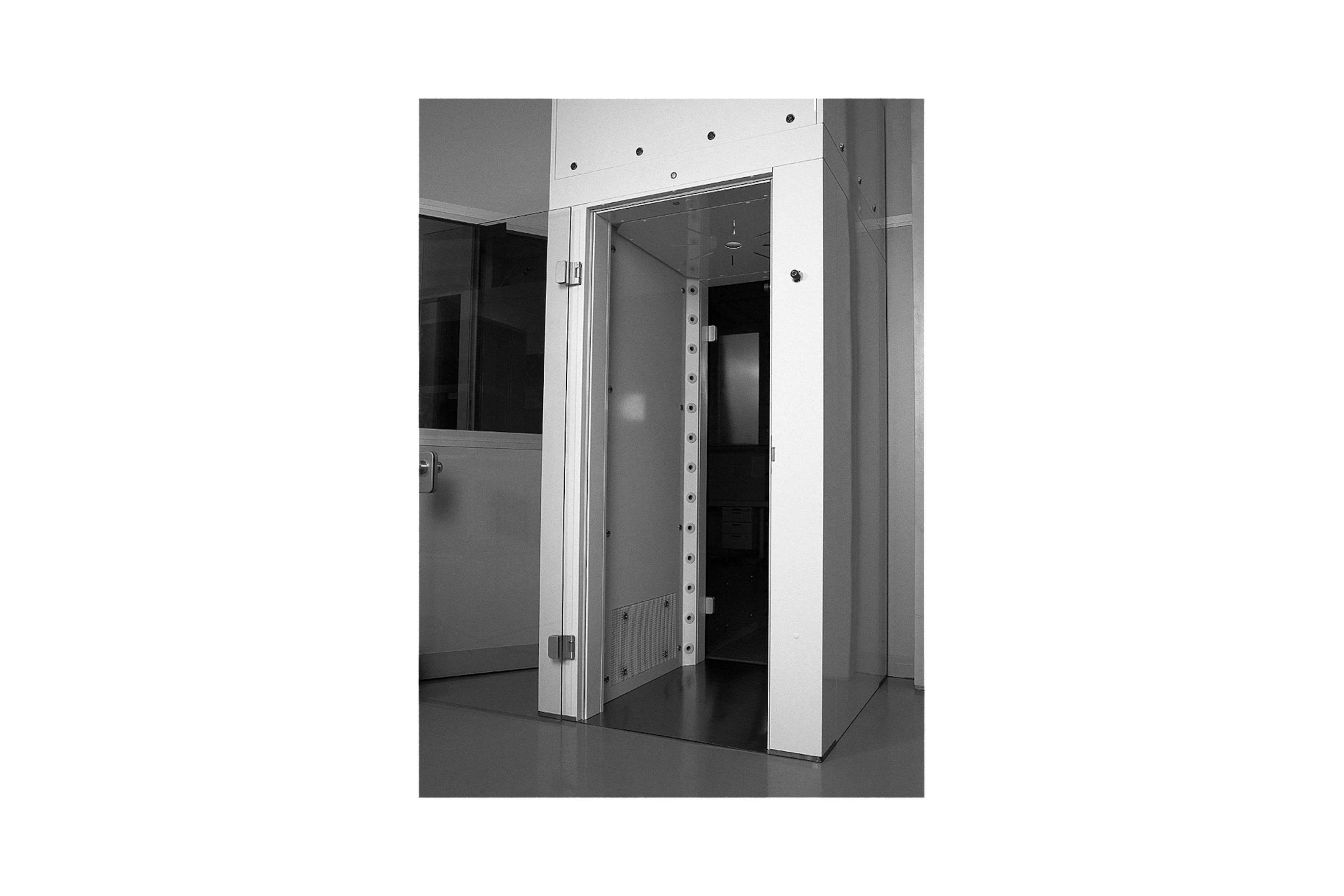 cleanroom-air-shower-1