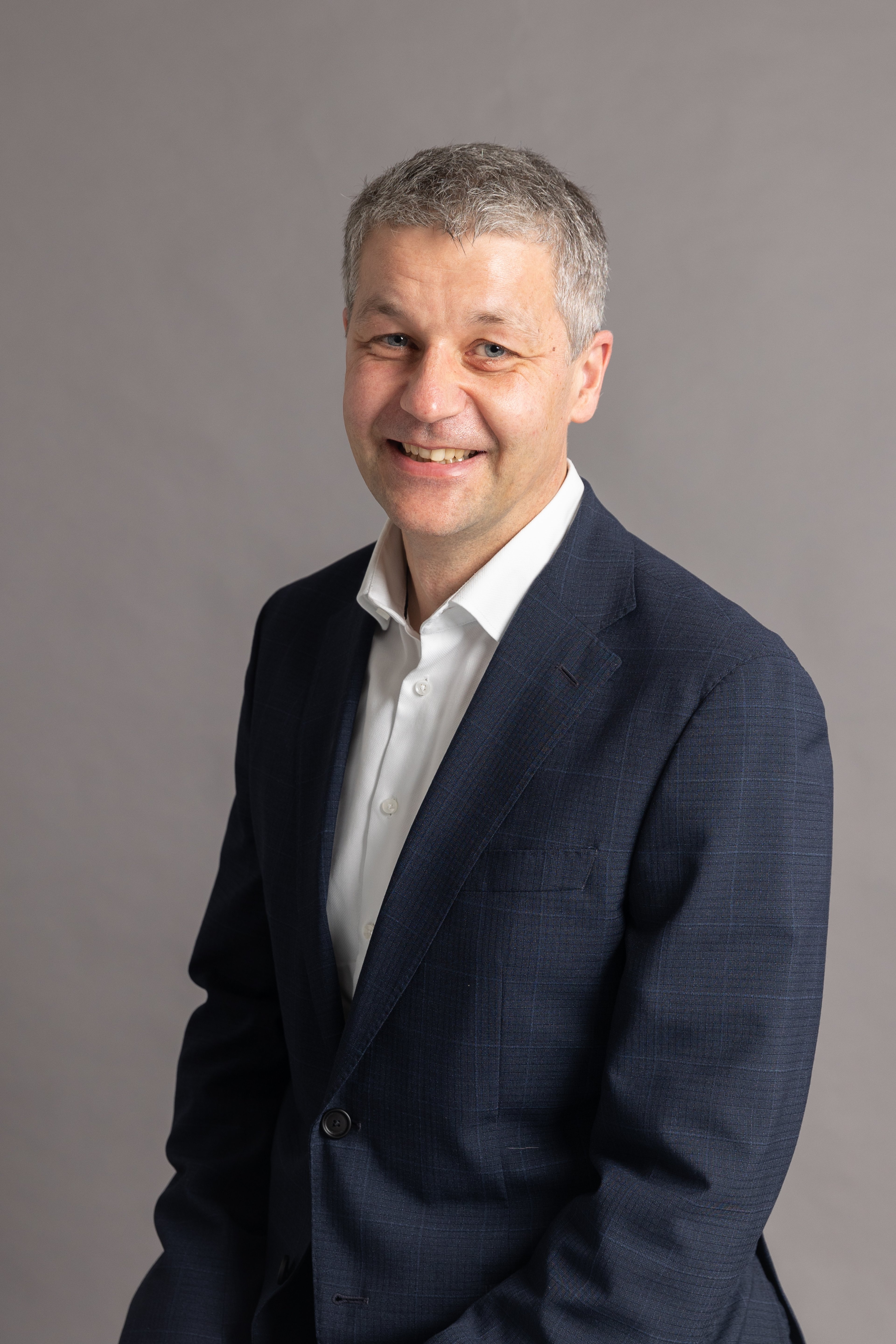 Frank Bauer