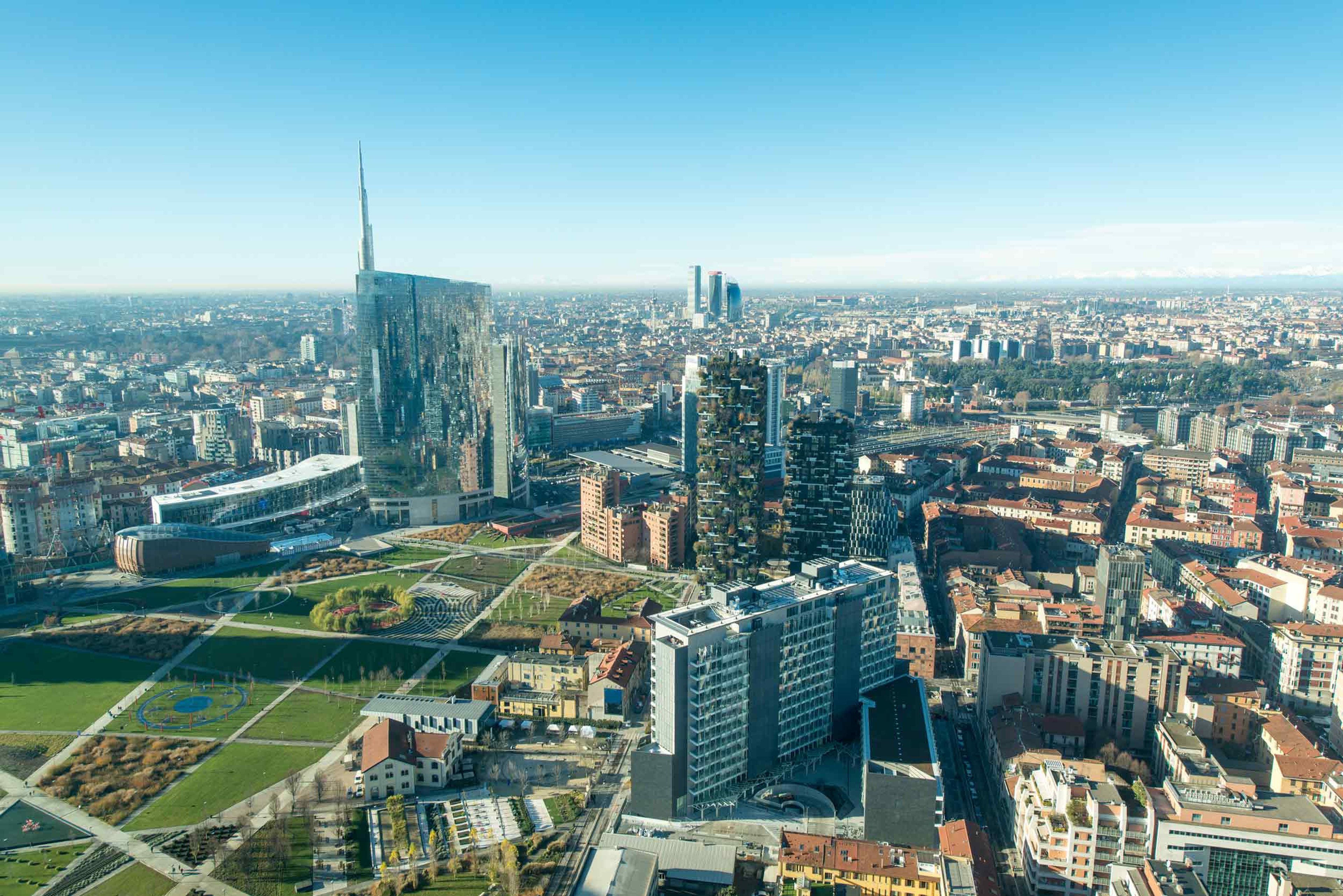 Cityscape of Milan, Italy, showing the commercial district of the Lombary city, representing the Data Center sector of the country, where Exyte is engaged as EPC partner of hyperscalers in the building and planning of data centers