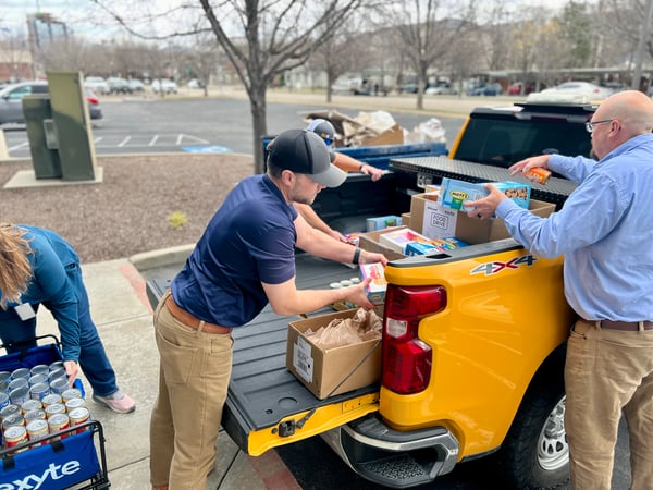 05_community_Food_drive