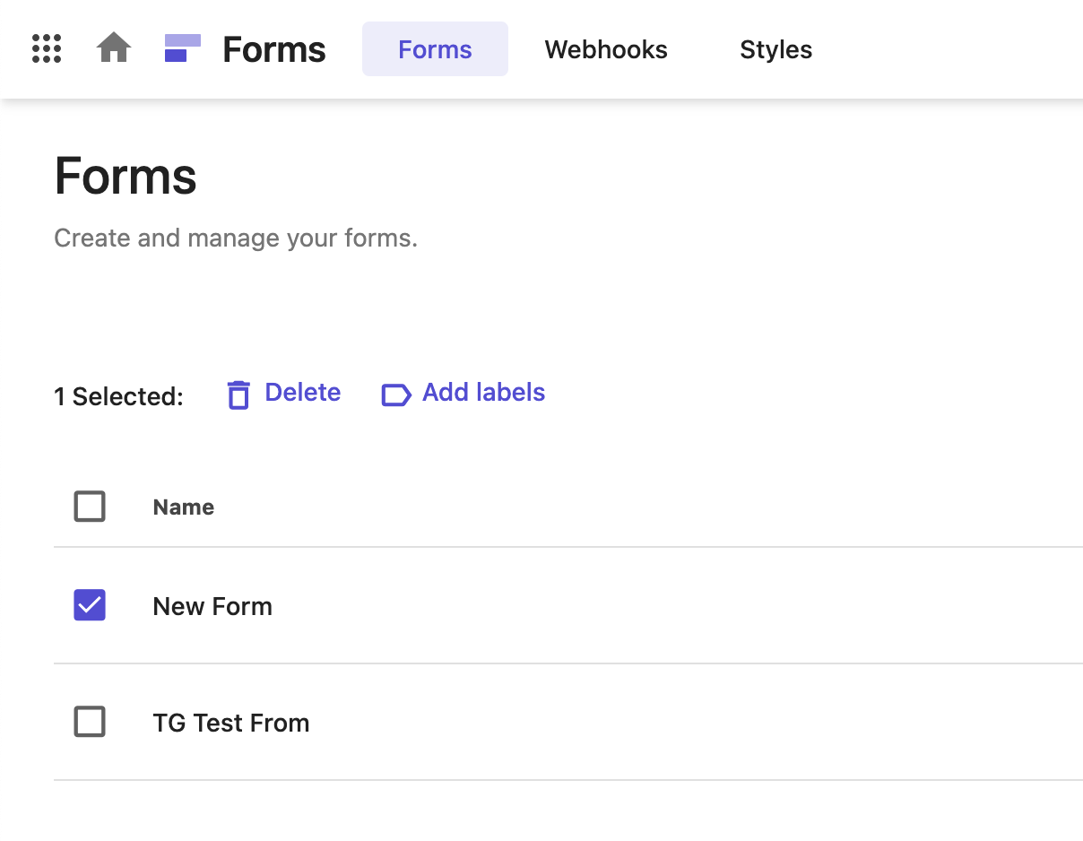 User interface of Sitecore XM Cloud showing the selection of a new form with options to delete or add labels.