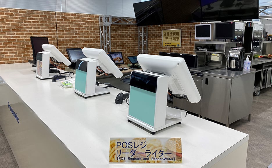 レジが並んでいる写真