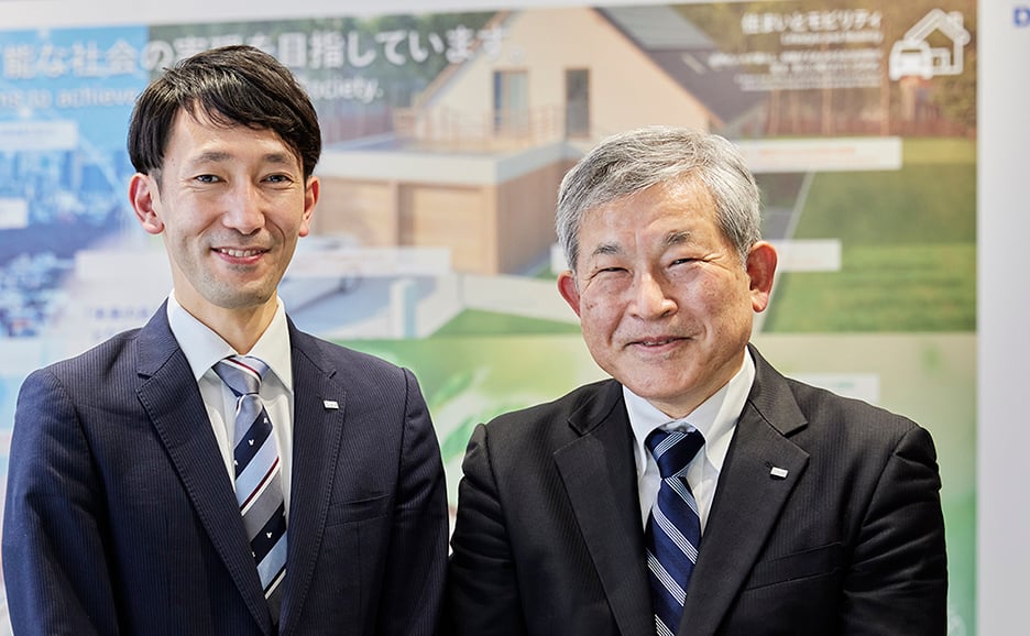 大日本印刷株式会社 人財開発部 専門人材開発グループ 岩田洋一様(左)、黒沢一男様(右)