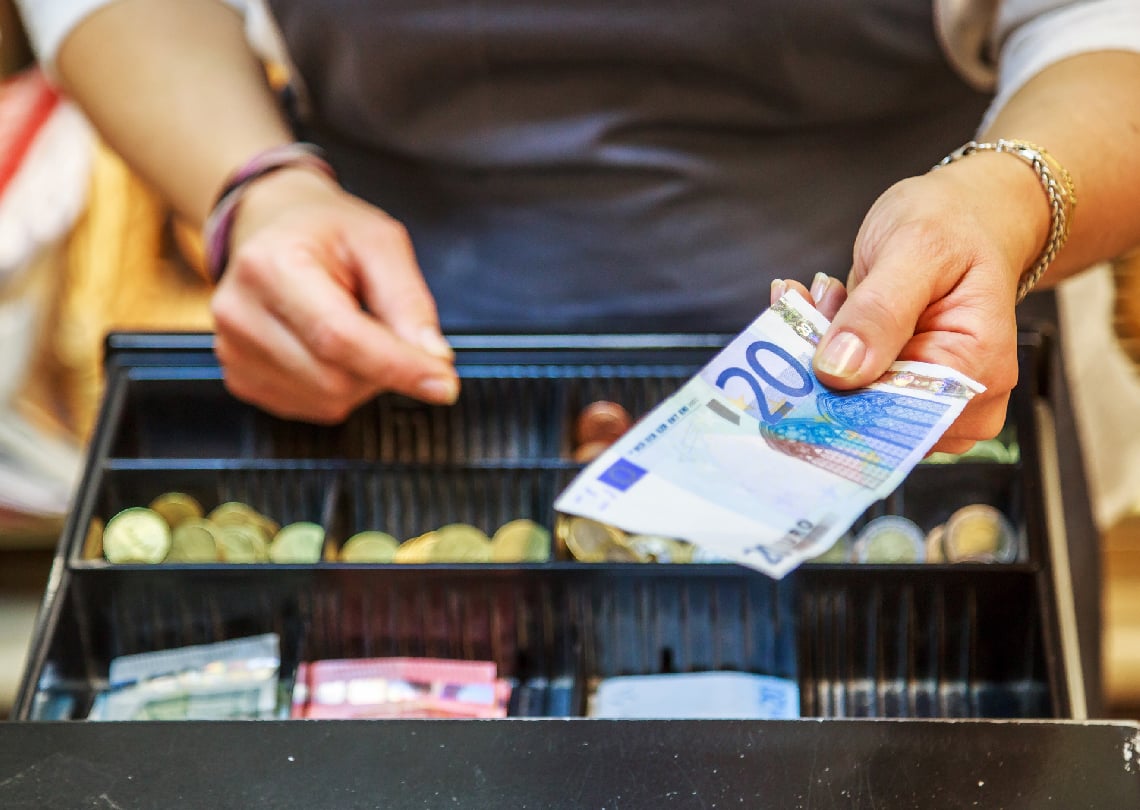 cash-handling-food-Blog-1140x810