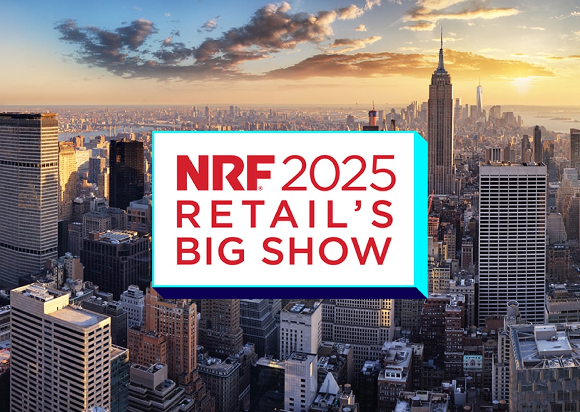 Imagem da cidade de Nova York com o logotipo do NRF 2025 Retail's Big Show em destaque. Um evento importante para o varejo, com inovações e tendências para o setor.