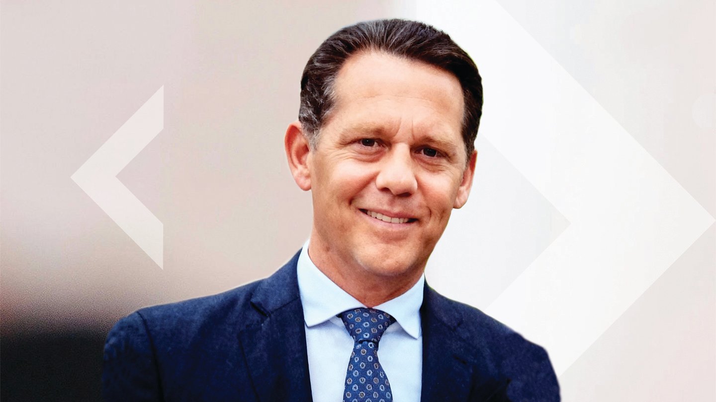 Michael Bauer - 1440 x 810- with-chevrons