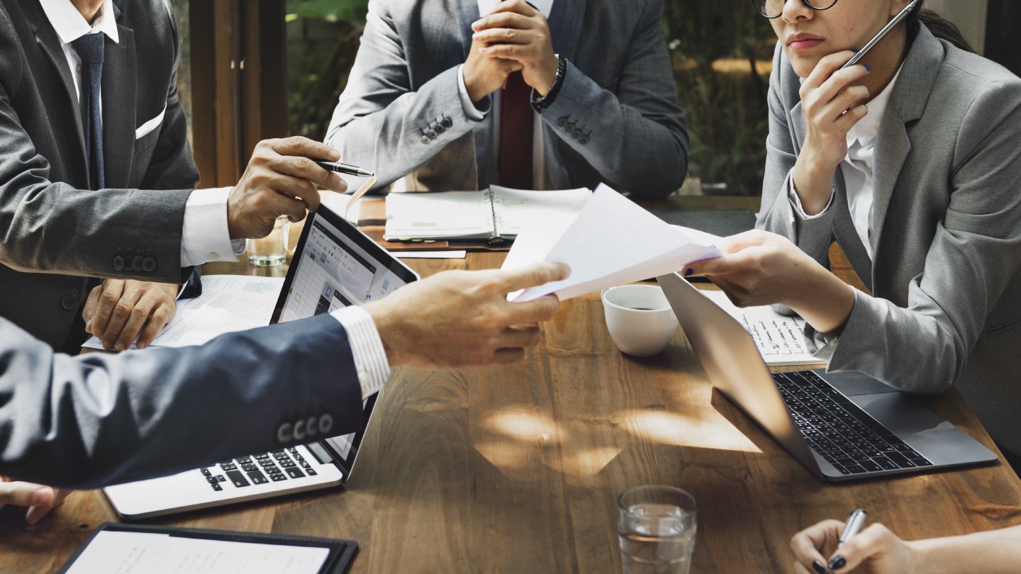 Services-Advisory-1440x810