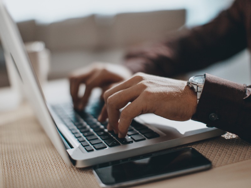 hands-typing-on-laptop-computer-picture-id638149788