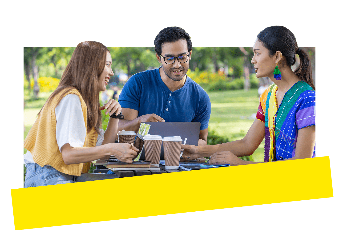 An educator teaching her student virtually via laptop using GoTo Connect.