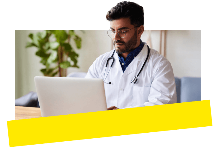 Un médico proporciona atención médica virtual permanente a la vez que garantiza una comunicación segura con el paciente.