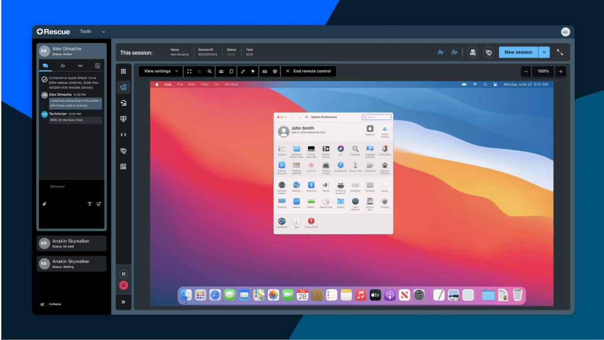 Bildschirm, auf dem zu sehen ist, wie ein Mitarbeiter über die webbasierte Technikerkonsole von LogMeIn Rescue einem Benutzer Support bietet.
