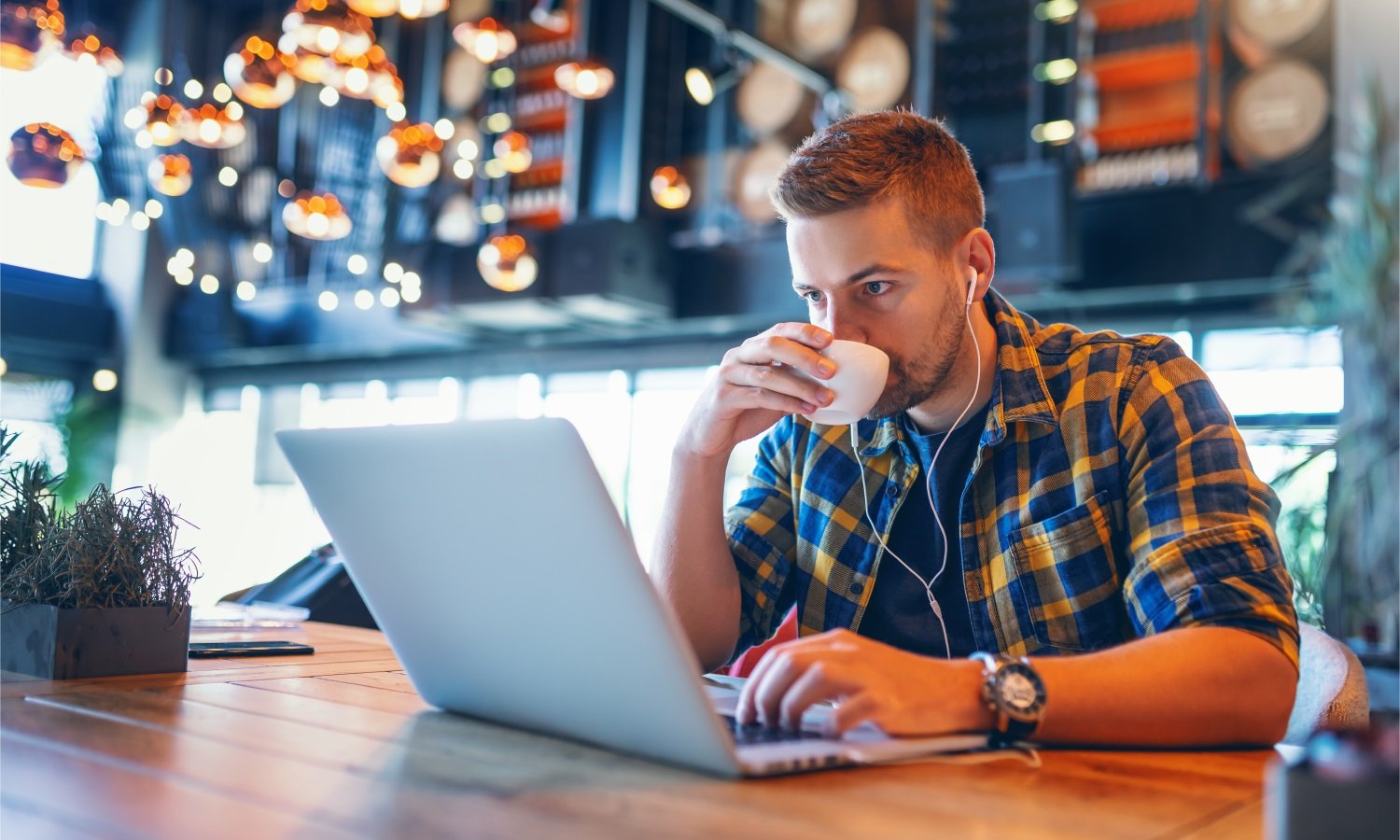 GOTO0234_PMM_GoTo_Connect_PointLomaNazareneUniversity_Case_Study_and_Banners_1500x900-jpg