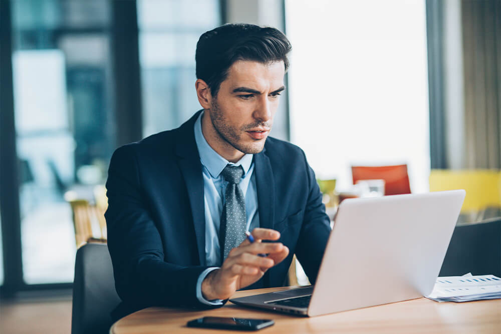 how-it-leaders-are-scaling-ai-while-maintaining-governance-and-control