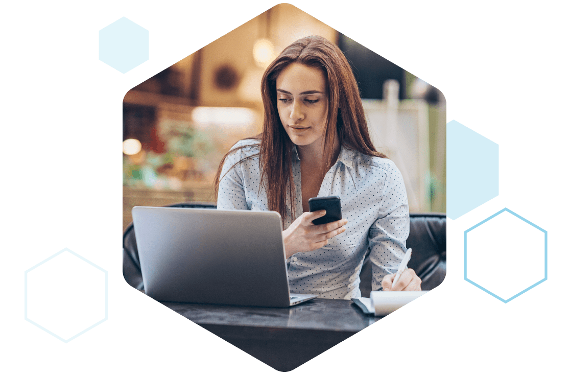 A woman providing support using online help desk software that offers remote access to users' computers or mobile devices.