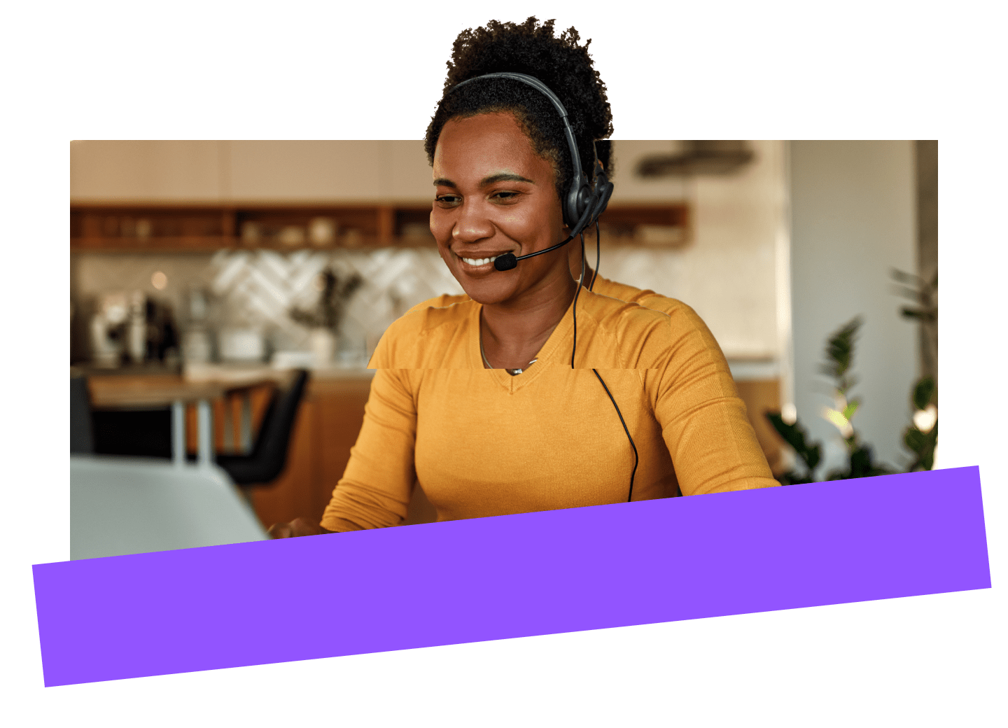  Woman uses LogMeIn Resolve for mobile IT support.