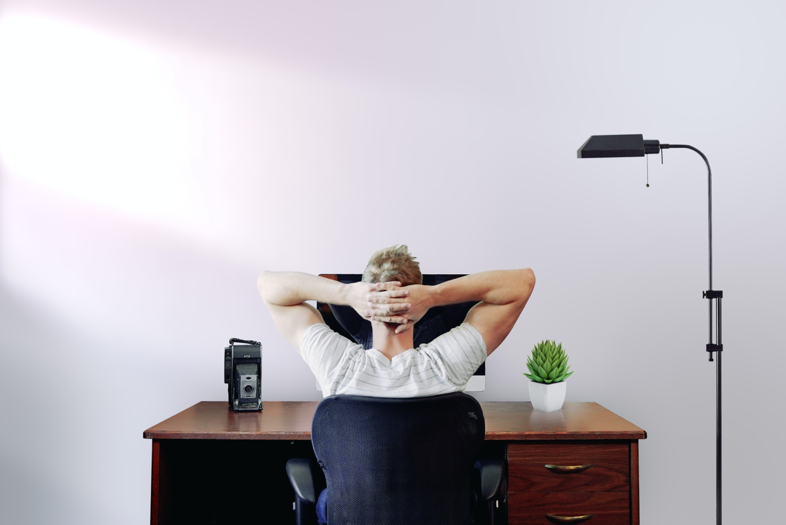 Postura no trabalho e teletrabalho: conselhos práticos