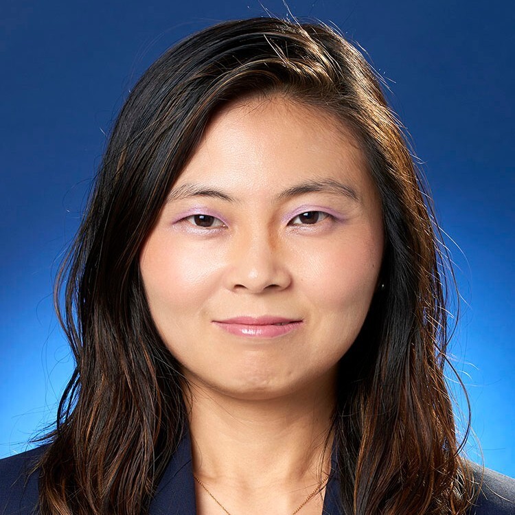 Sabrina Hou headshot