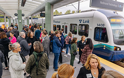 Hatch-celebra-el-lanzamiento-de-la-línea-2-de-Sound-Transit