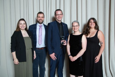 Jean-François Boulet receives the Honoris Genius – Mentorship award from the OIQ
