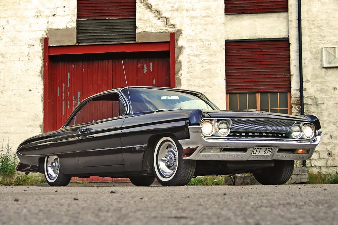 Tommys Oldsmobile_1jpg