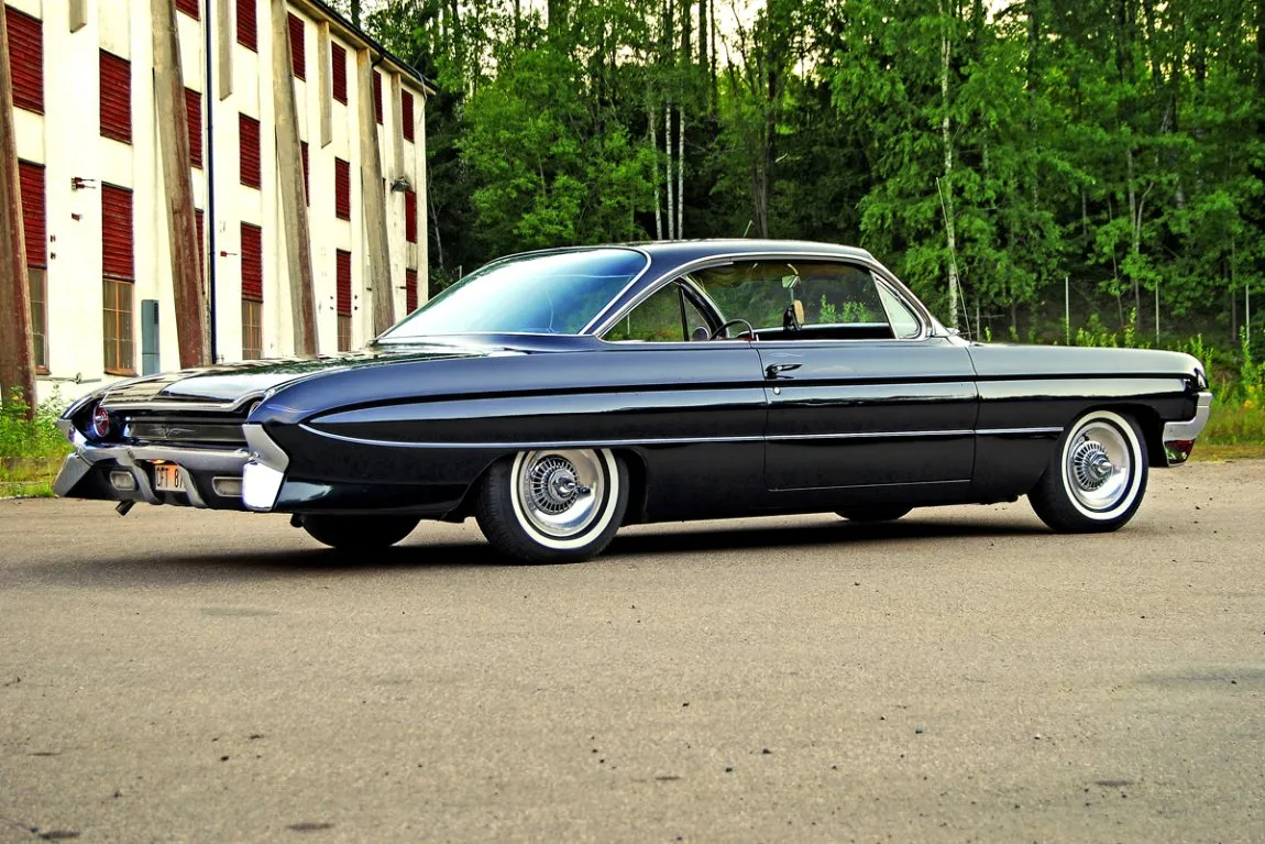 Tommys Oldsmobile_4jpg