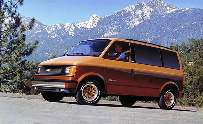 9-chevrolet-astro_700jpg