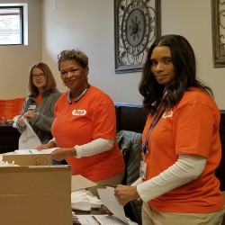 Volunteers at Sweet Dreamzzz