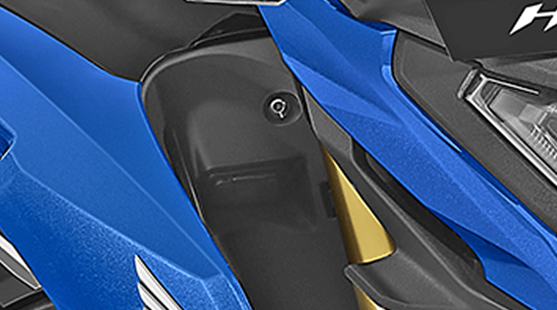 Honda Hornet 2.0 – USB C Charging — Easy charging for devices while riding.