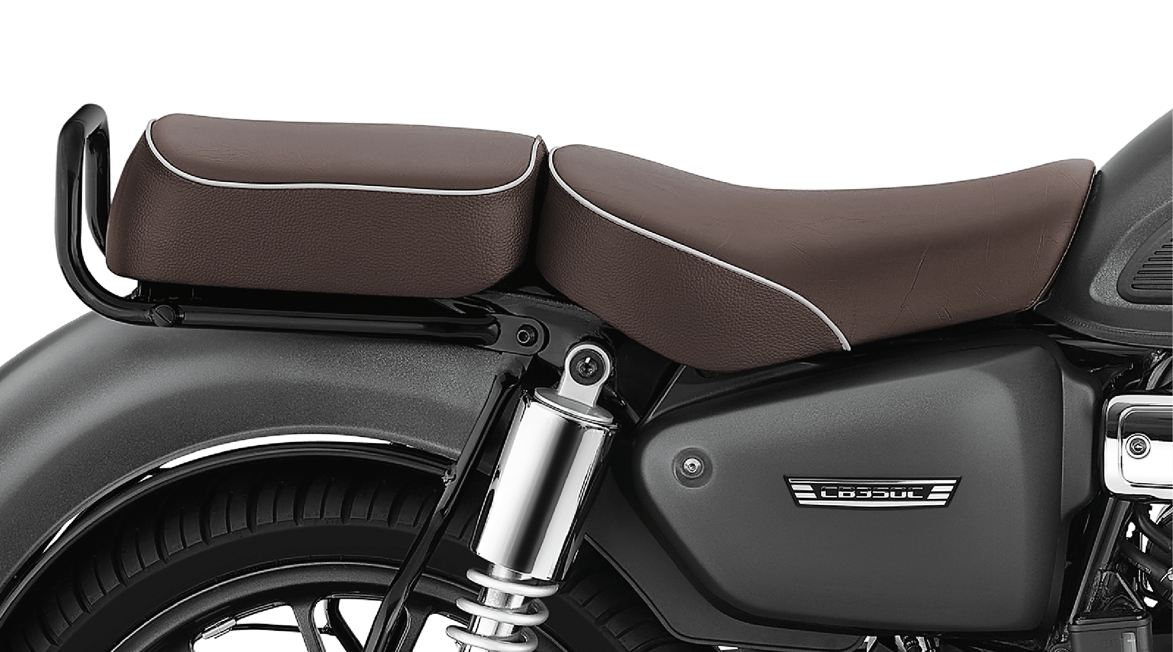 Honda CB350C – Split Seat — Ensures superior comfort for both rider and pillion on long journeys.