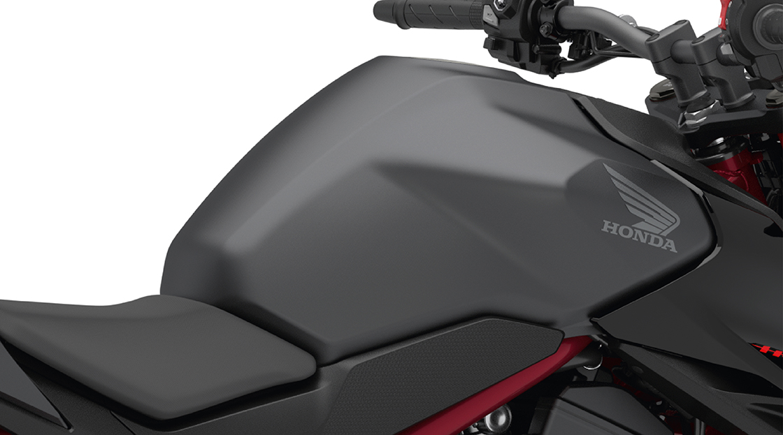 Honda CB750 Hornet – 15.2 L Fuel Tank — Long-range capability