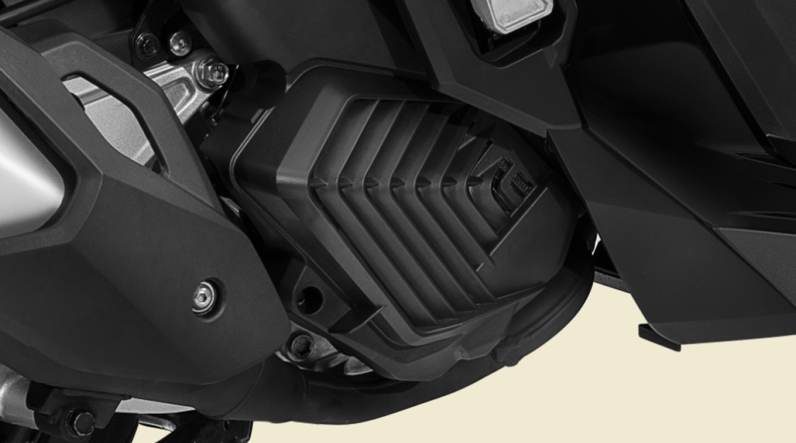 Honda ADV 160 – 4-Valve, 157cc Liquid-Cooled Engine — Experience refined performance with a 4-valve liquid-cooled