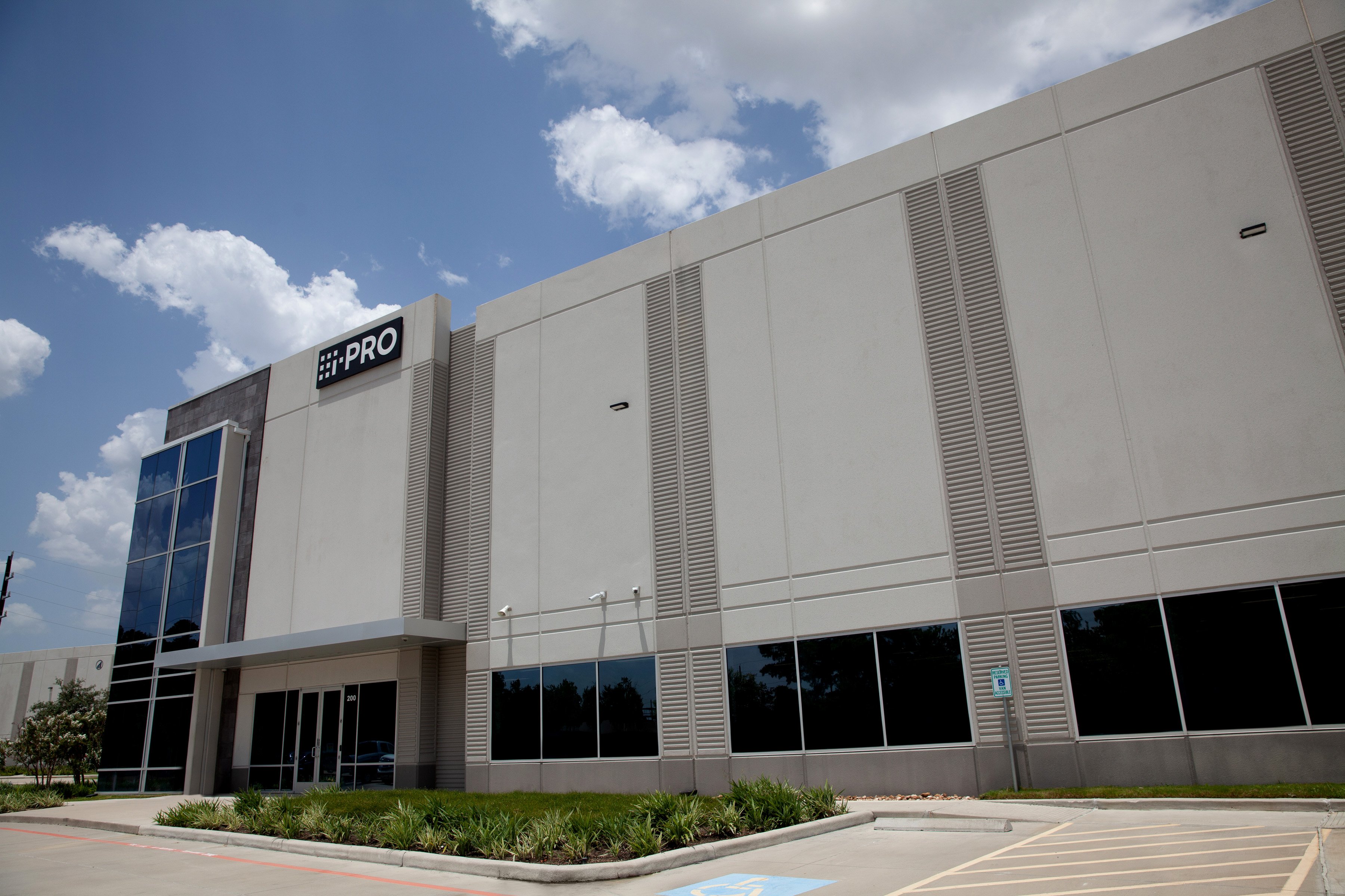 i-Pro Americas_Houston_Exterior_2_300dpi