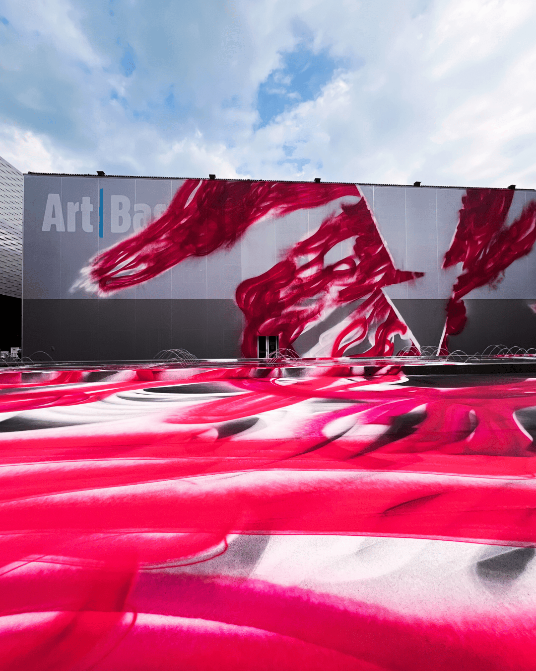 Katharina Grosse, CHOIR (2025). Art Basel Messeplatz 2025. Image: Crozier