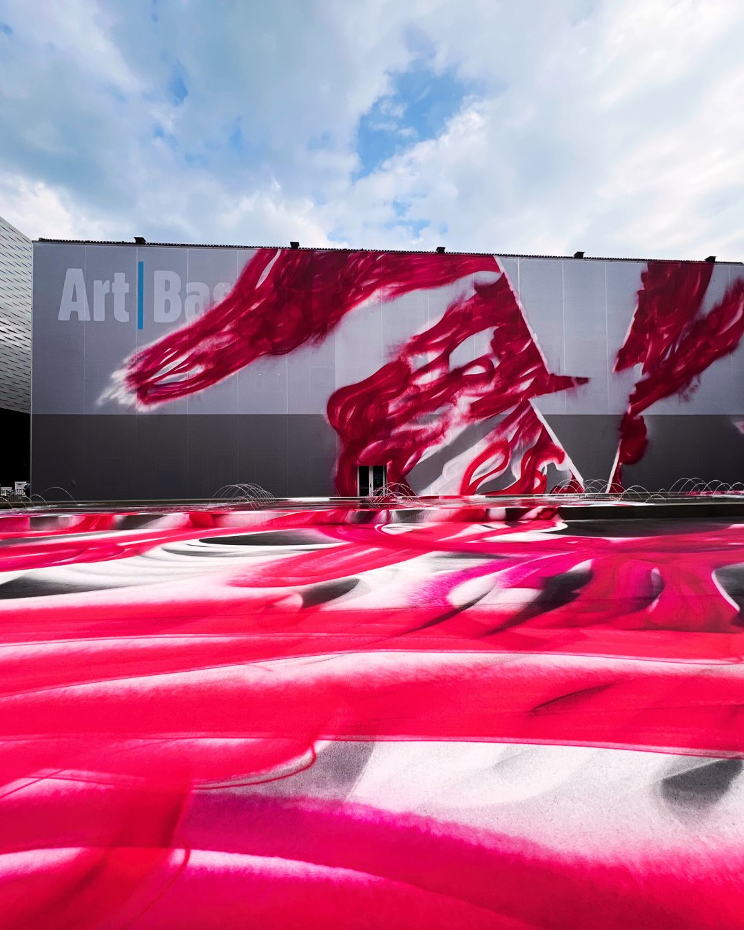 Katharina Grosse, CHOIR (2025). Art Basel Messeplatz 2025. Image: Crozier