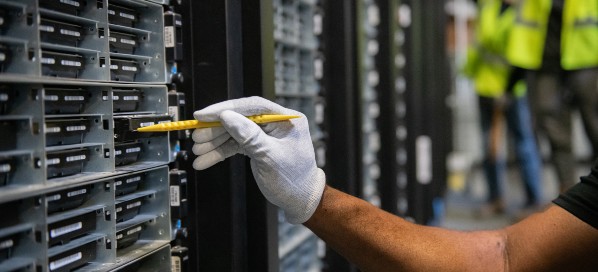 Data center ITAD & decommissioning services