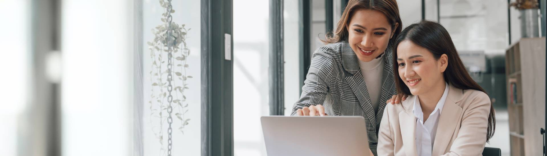 Reduce risk, improve productivity, and enhance sustainability as you elevate your workplace with Iron Mountain Clean Start ® .