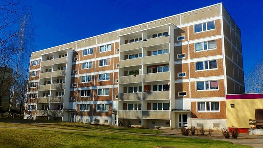 Tribunal permits block of flats in breach of single dwelling covenant
