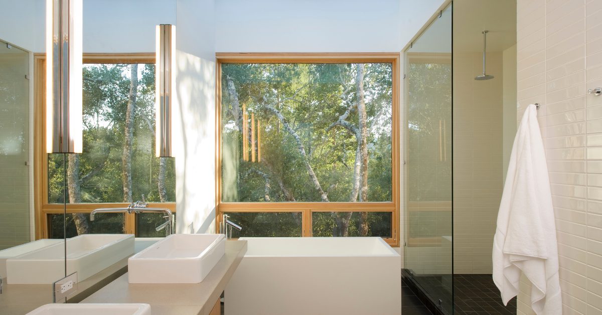 Airy_bathroom