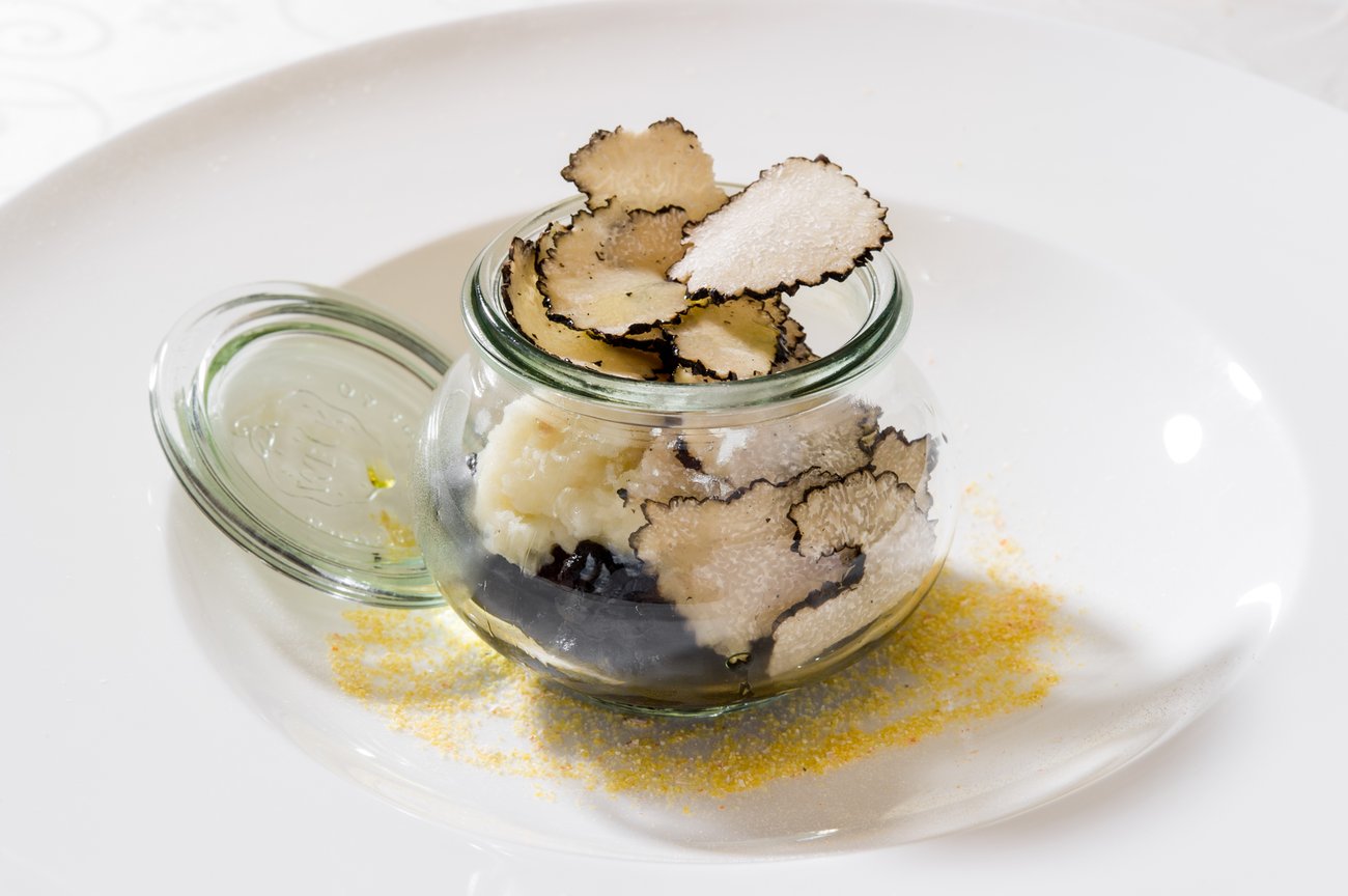 CAPPUCCINO OF POTATOES CUTTLEFISH AND BLACK TRUFFL