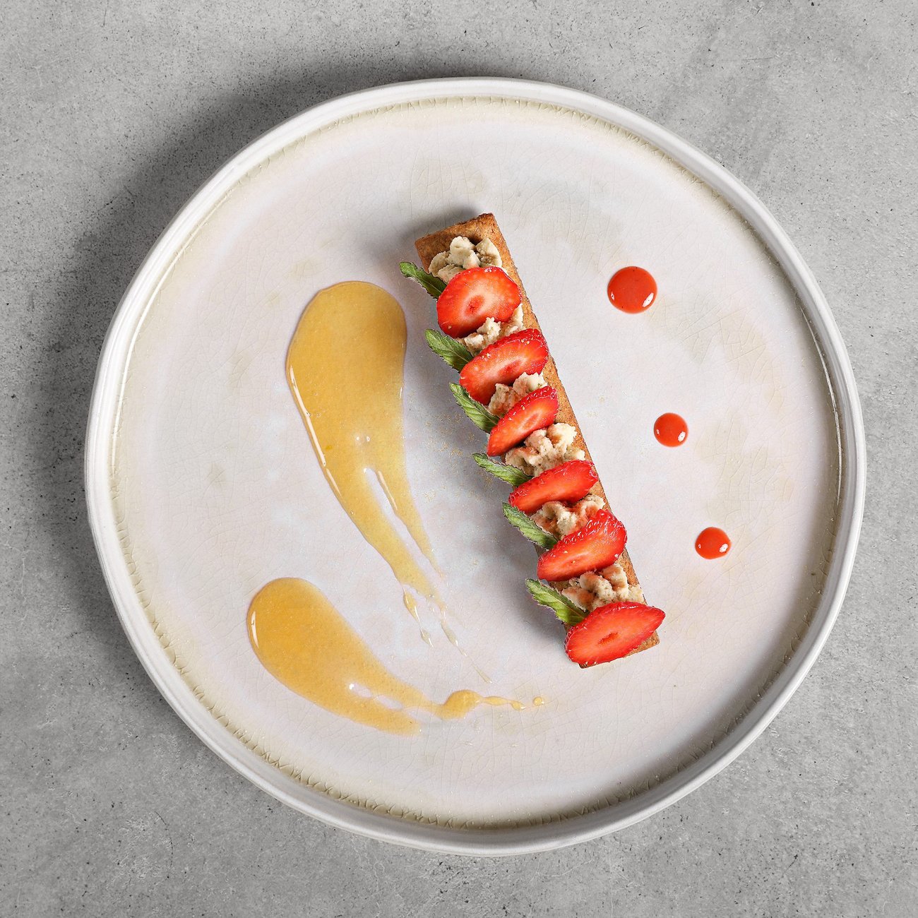 Crmeux dartichaut au yuzu fraises fraches la menth